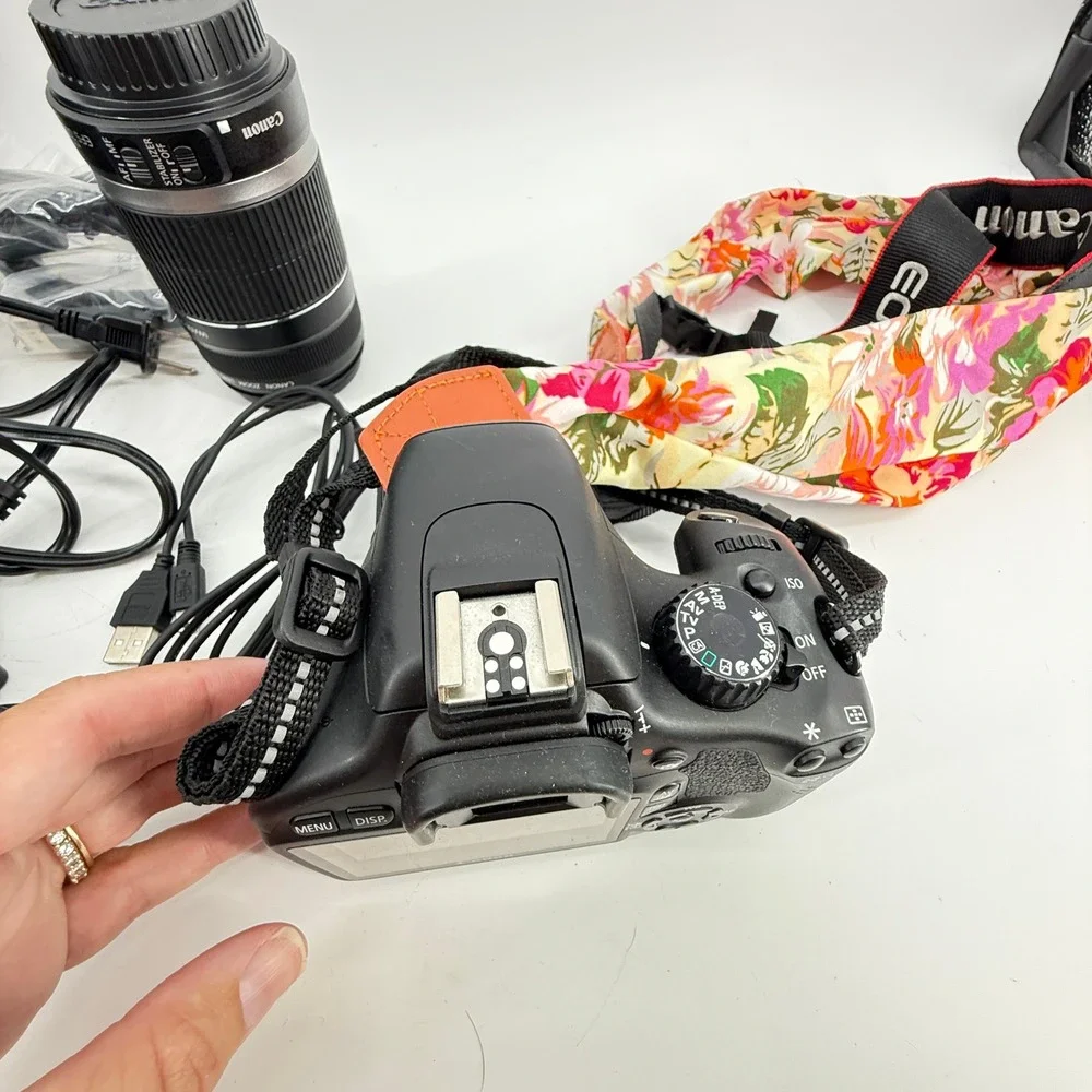 Canon SLR‎ EOS Rebel T2i Extra 55-250mm 58mm Lens Case Charger Chords 2 straps
